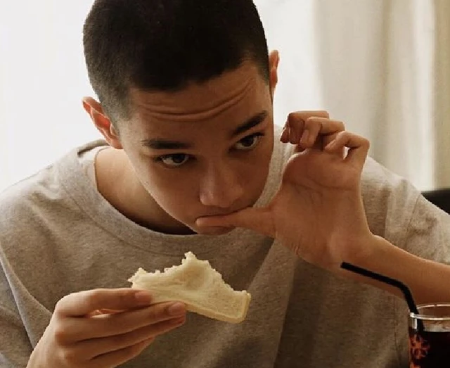 Refine breakfast or stop dinner, which is more harmful to health?