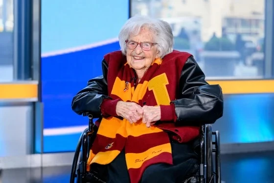 The 105 -year -old lady is still lucid, working by bus 5 days/week: The secret thanks to 3 habits does not cost 1 dong, not walking or dieting