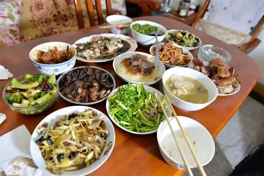 Looking at the meal can know how long a person lives: people who live longevity often have these 5 characteristics when eating and drinking
