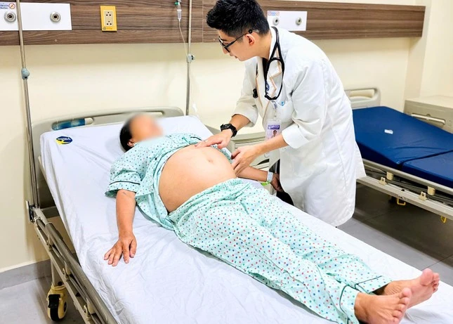 A 20 -year woman carrying tumors like ... pregnant women is close to the date of birth