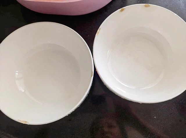 The bowl has 5 signs that you recommend to throw away immediately, so it can be easy for the whole family