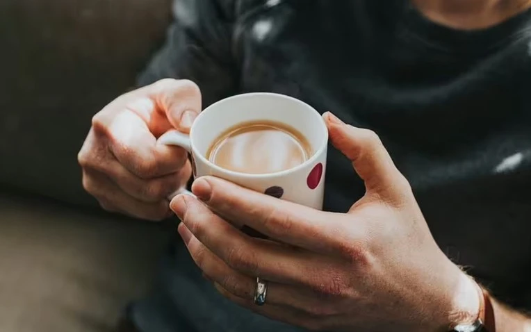 Tea is very good but absolutely should not be combined with these dishes: Many people still use carefree