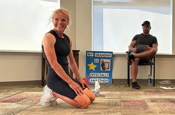 The super strong woman pushes 1,575 times in 1 hour, is the grandmother of 12 grandchildren