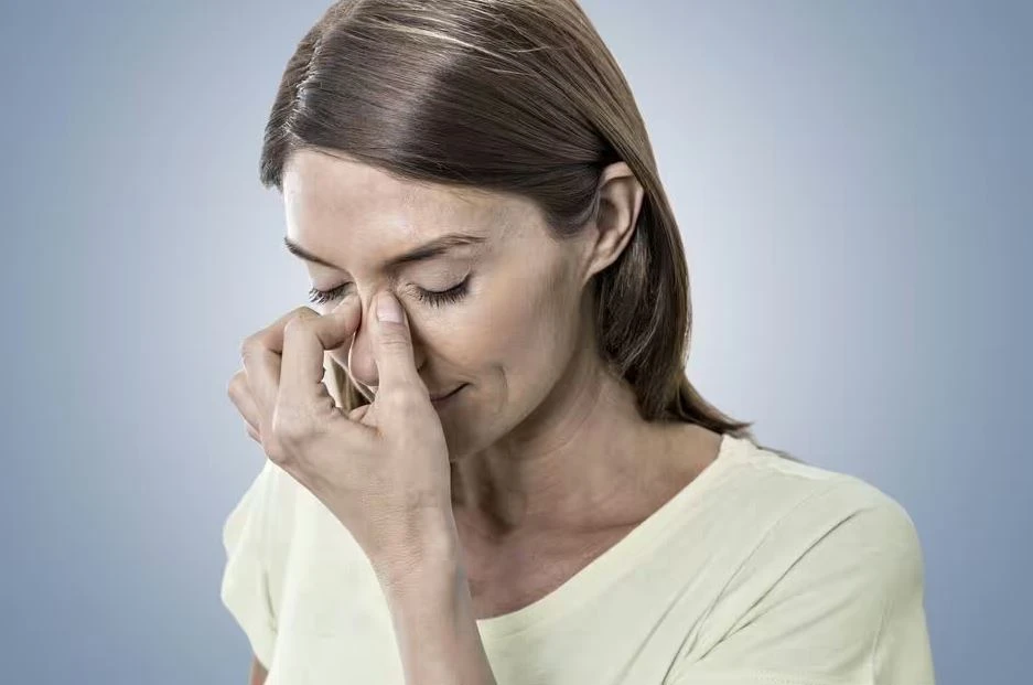 See these 2 symptoms on the face, watch out for high blood pressure 'knock on the door'