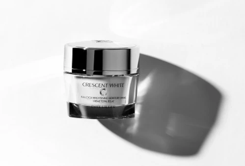 Preferential many high -end cosmetic lines at Takashimaya in June