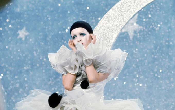 Emma Corrin's appearance is inspired by the clown