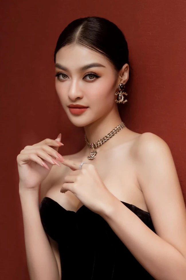 Runner -up Kieu Loan publicly opened beauty surgery at Viet My Hospital