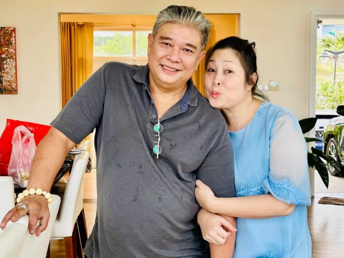 People's Artist Hong Van encouraged her husband to lose 42 kg