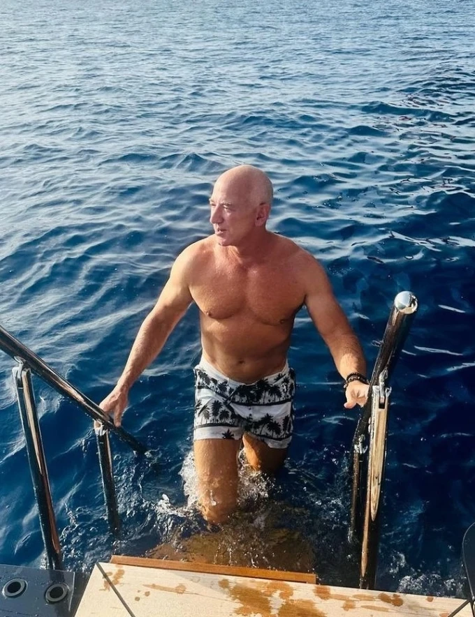 Billionaire Jeff Bezos - 'Gym monster'