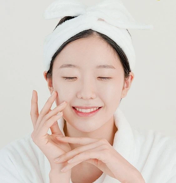 The tourist season comes, the girls buy these treasures immediately to take care of the skin carefully in the "sunbathing" days