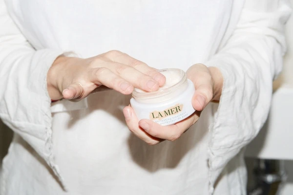 Kim takes 2 hours and nearly 30 million to nourish the skin every morning