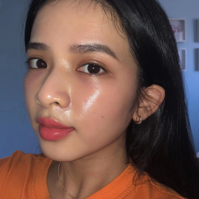 Hidden acne treatment successfully and now possessing smooth skin, she shared a series of great and detailed tips for women to know how to "follow"