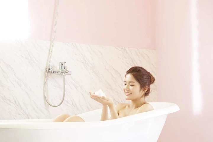 Exfoliating before or after bathing?