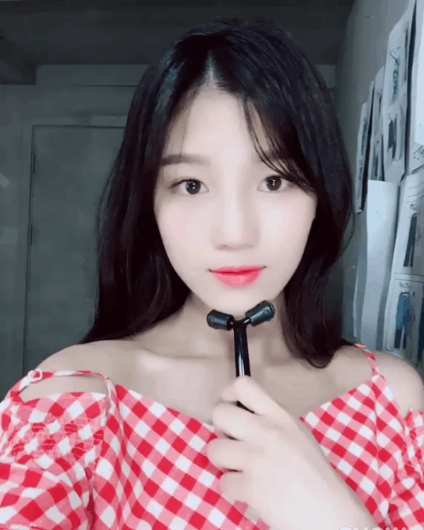 What's in YSL's slim tool - roller is being taken by Korean women