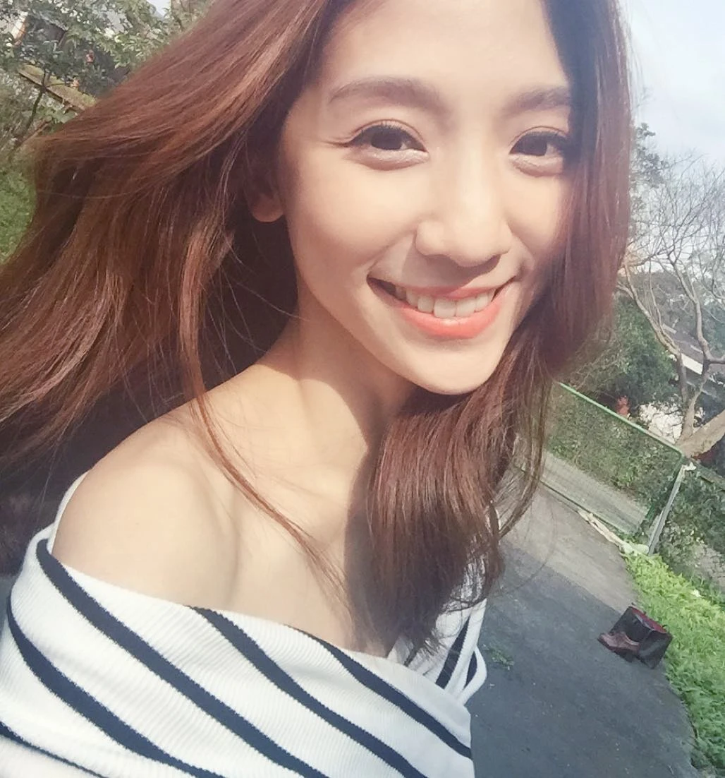 6 Serum lines are absolutely scored for the skin is prone to dryness, peeling in the windy season