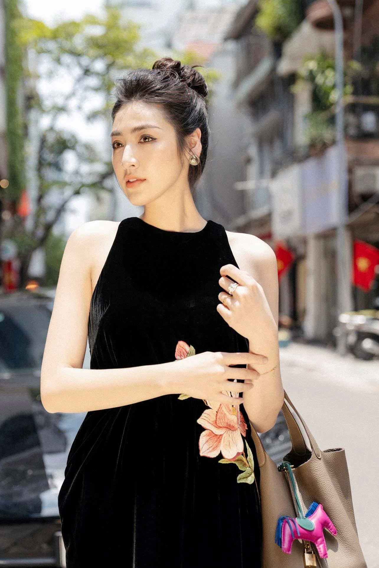 Runner -up Tu Anh reveals a super product of honey mask to keep the skin moisturized even though sitting air conditioning all day