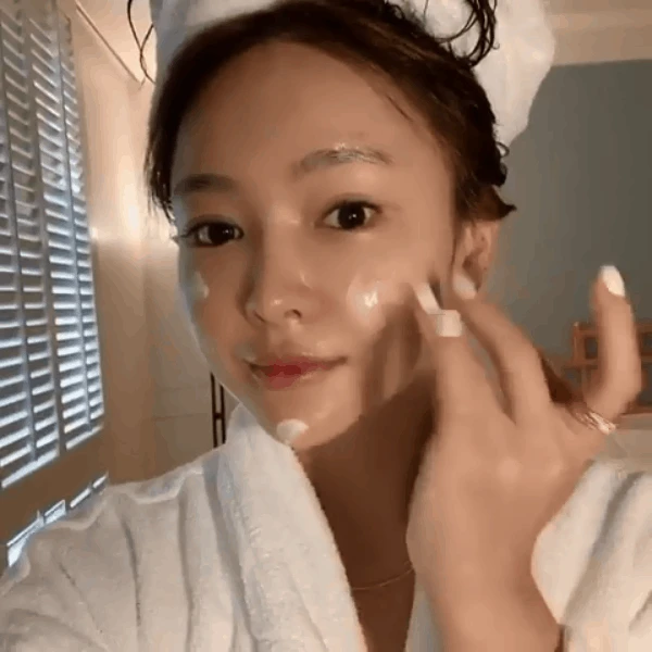 The skin is still shiny even when it is dry if you know how to use this holy fat to apply daily