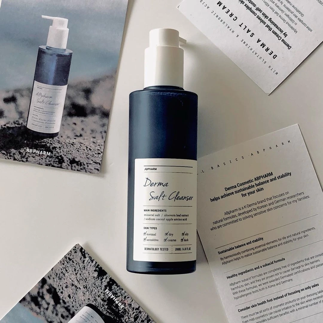 Pay attention to choose a cleanser with a pH of 5.5 to avoid irritation for the skin