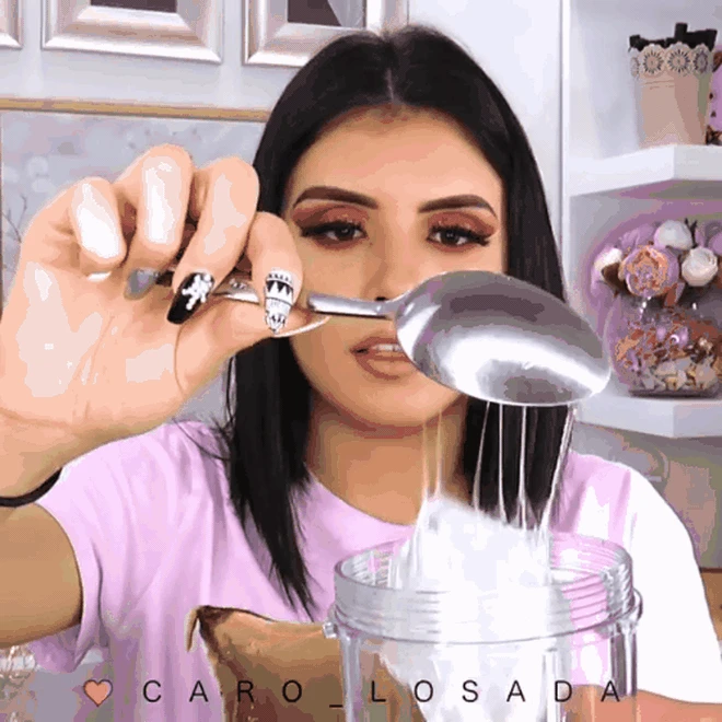 This girl will show you the homemade makeup remover recipe is both simple and benign from aloe vera leaves