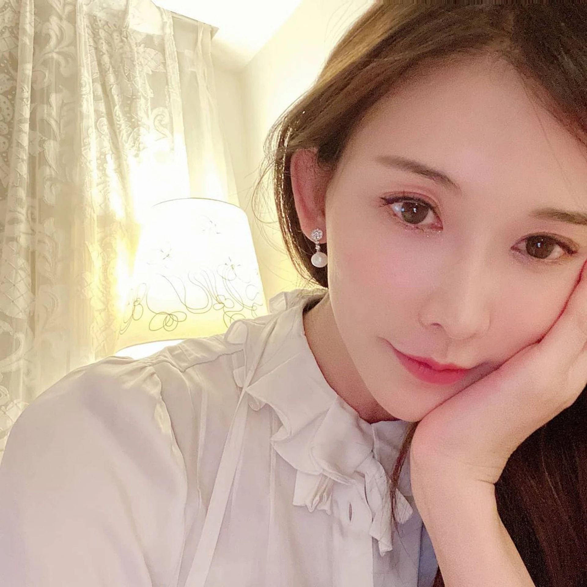 It turned out that Lam Chi Linh, Xu Hy Vien removed the dark circles from the affordable things sold in Vietnam