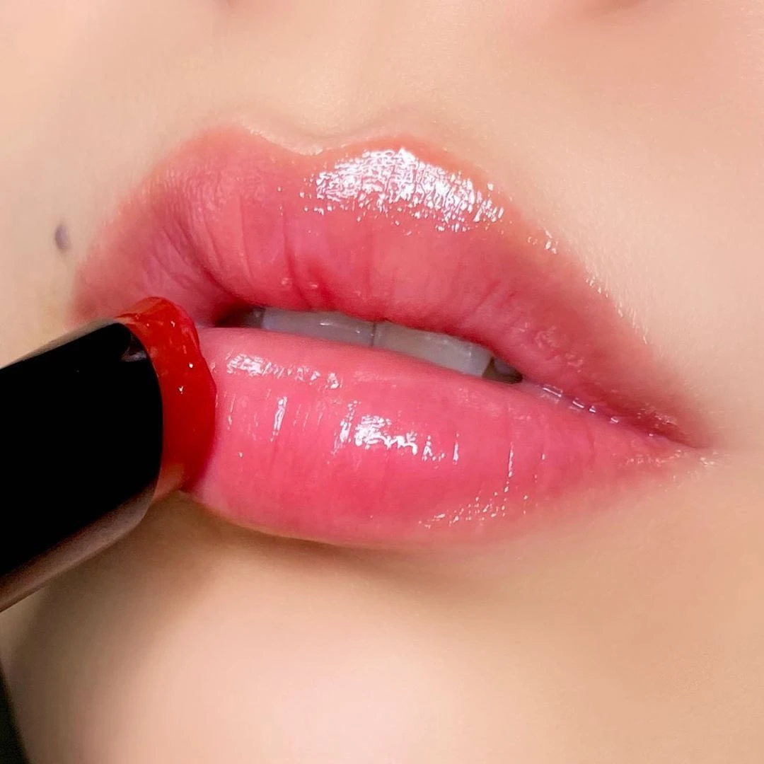 Learning Korean girls 4 ways to apply stylish standard lipstick to always be beautiful in the New Year days