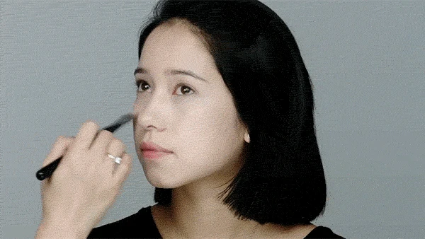 Learning makeup techniques "rhinoplasty" and "Vline face" can do itself