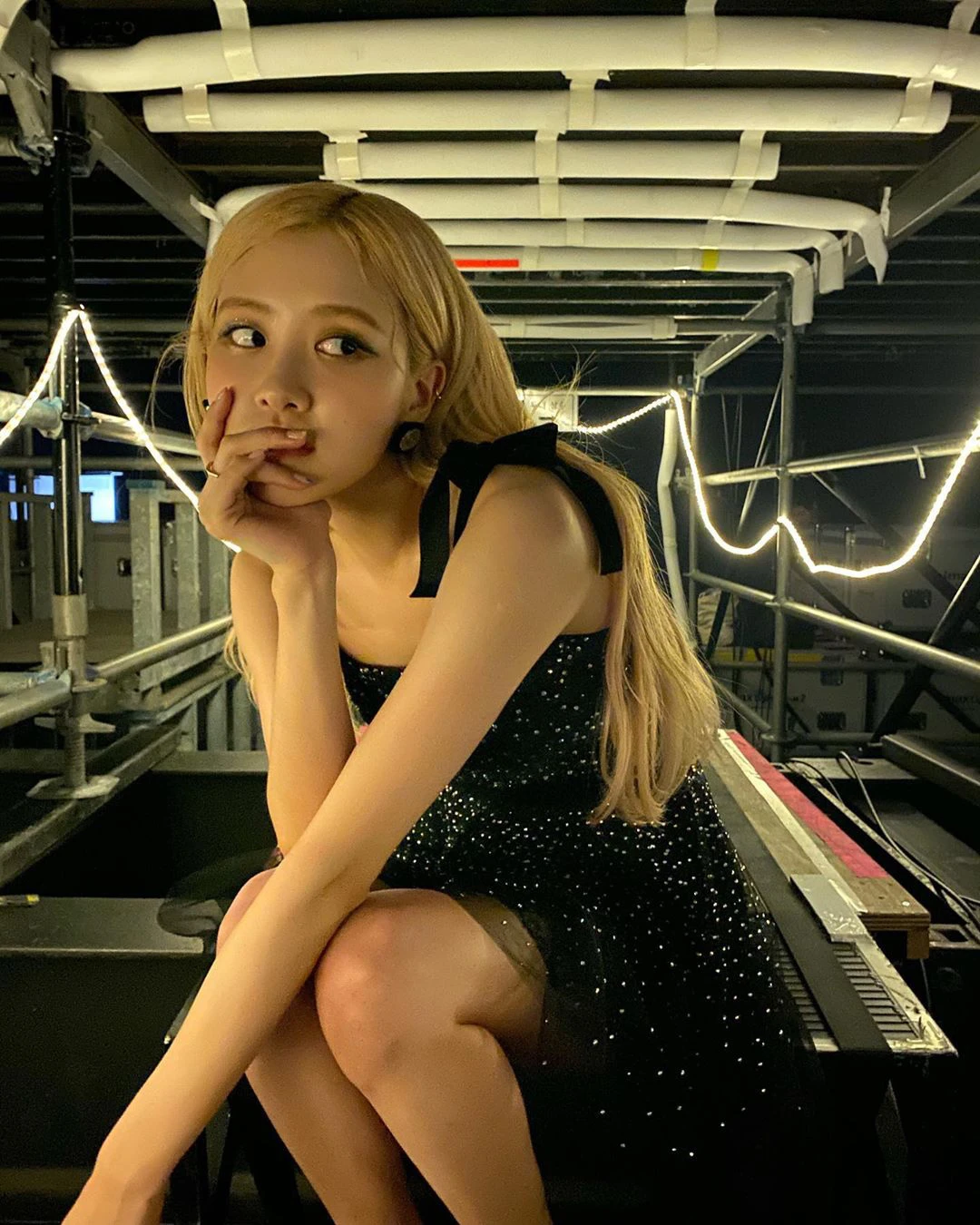 Rosé, Ngoc Trinh and promote seaweed hair but no one fell into a bad crying situation like Hari Won