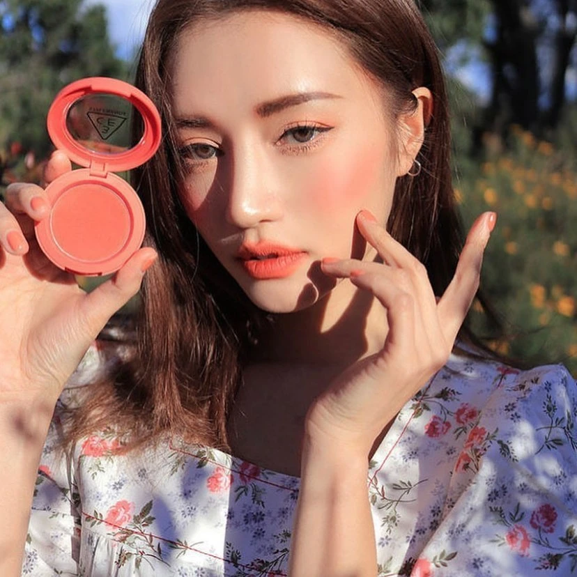 Chi Pu hit the blush so pretty, the girls who want to hack the age of buying a "Em" urgently