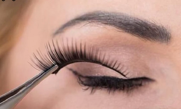 The basic mistake when makeup makes you a few years old