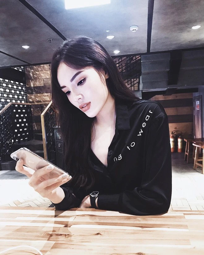 After the lips of the lips, Ky Duyen now likes to make up white face!