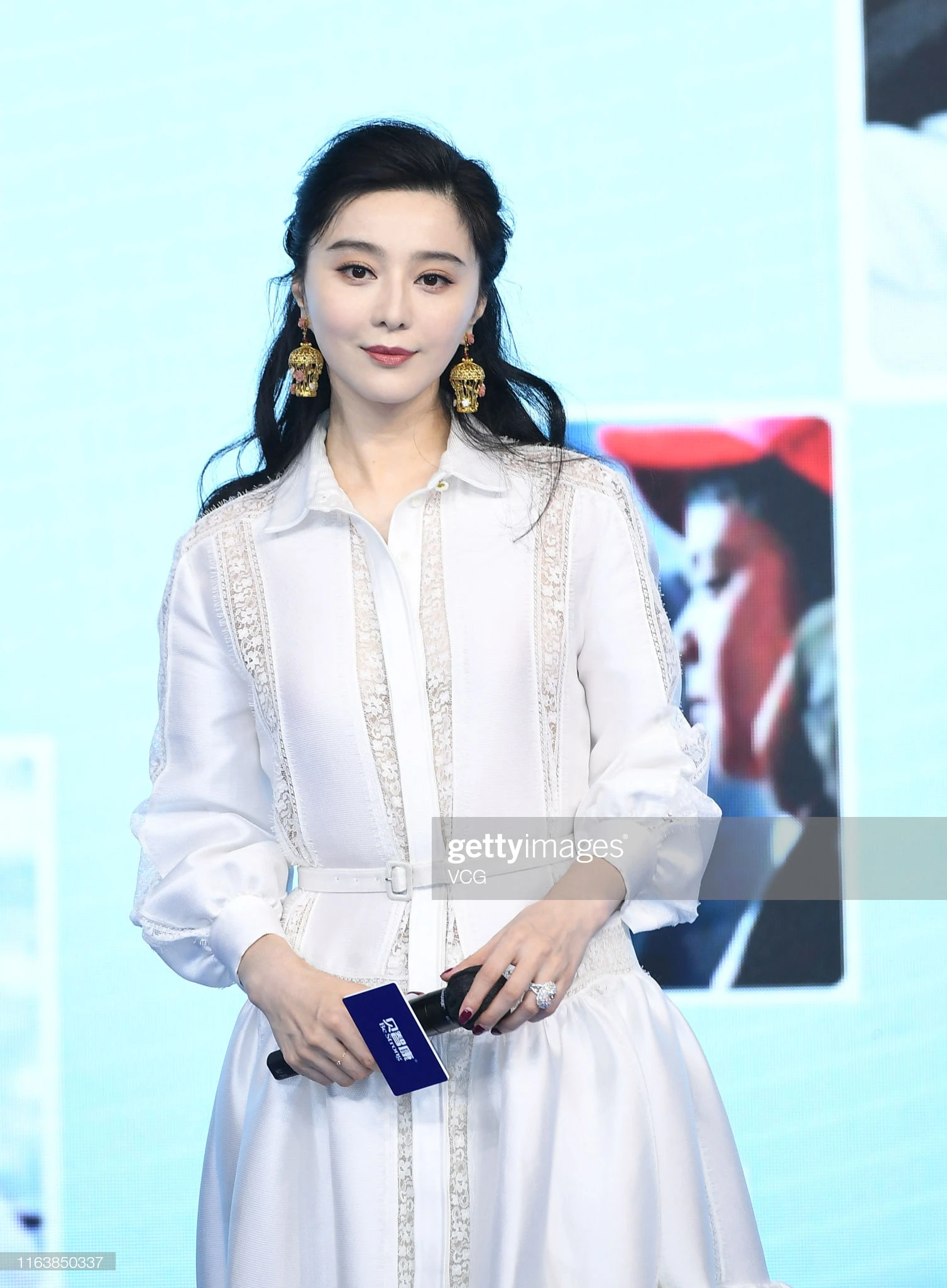 Under the lens of the "god" Getty Images: Sao Trung is drowned by makeup errors, Korean stars score points thanks to the peak face