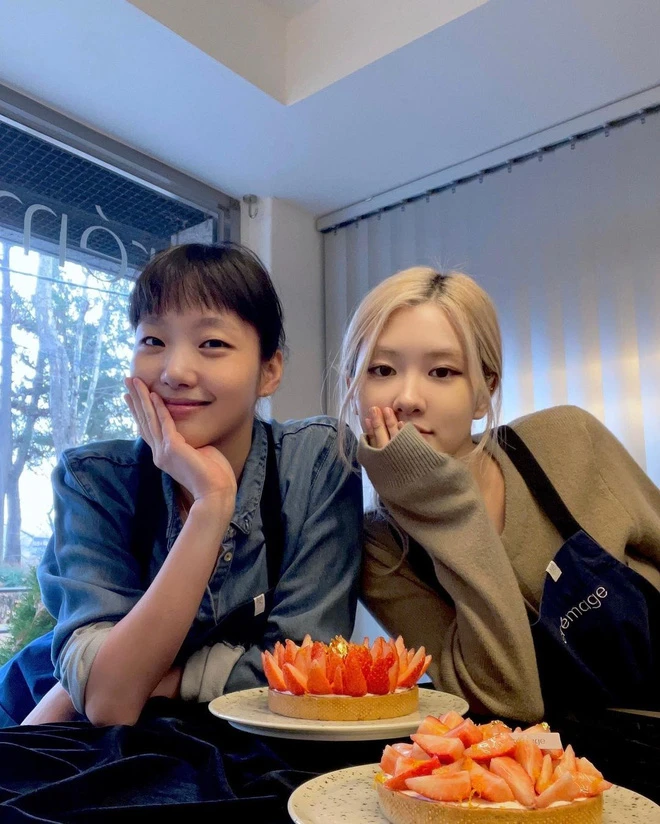 Is Rosé a vengeance with his own eyebrows?