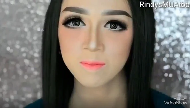 Surely everyone was shocked to see the bare face of this beautiful girl before makeup