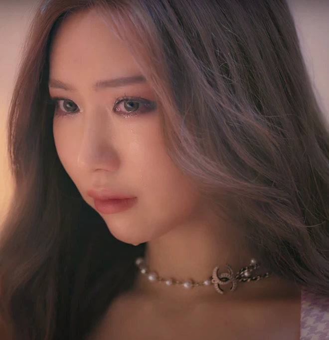 Min's less natural face in the new MV also makes people more regrettable than love story, looking but just want to review the old MVs