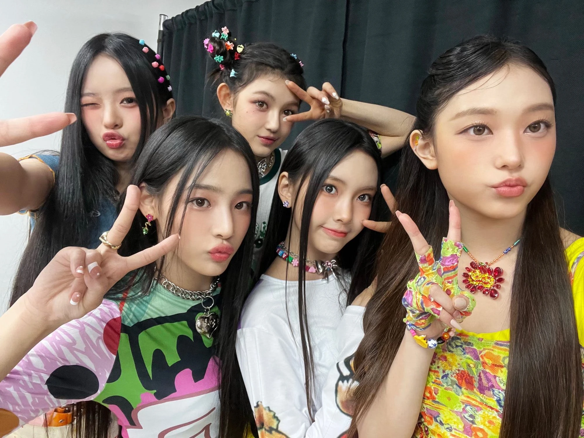 Makeup experts reveal the secret to thin, natural background like Newjeans