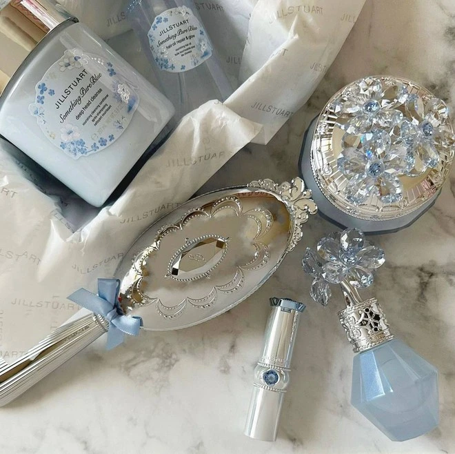 Local Brand Japanese cosmetics makes Beauty love the headline: "Grandfather" of packaging, genuine bread, genuine from packaging to quality