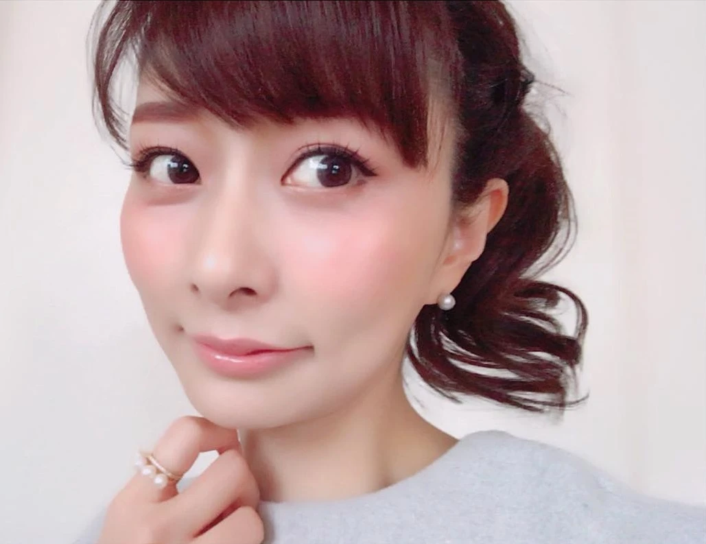 3 best -selling foundations in Japan: Helps smooth skin naturally without fear of oil, greasy