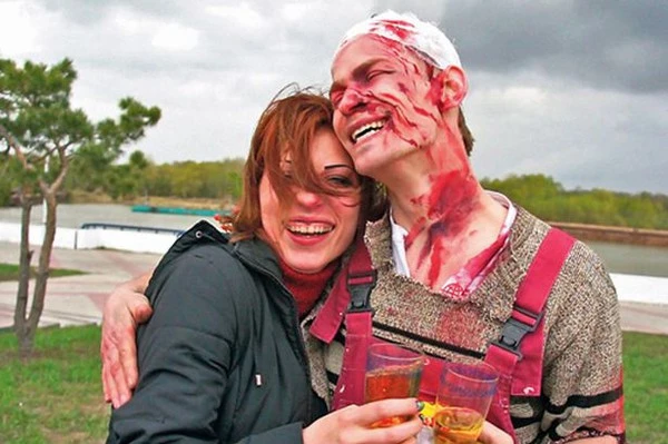 Fake dead to try your girlfriend