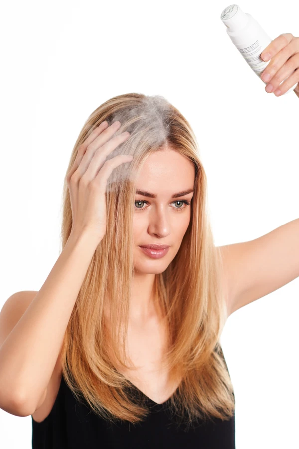 Some ways to "handle" the new black hair roots growing for dyed hair