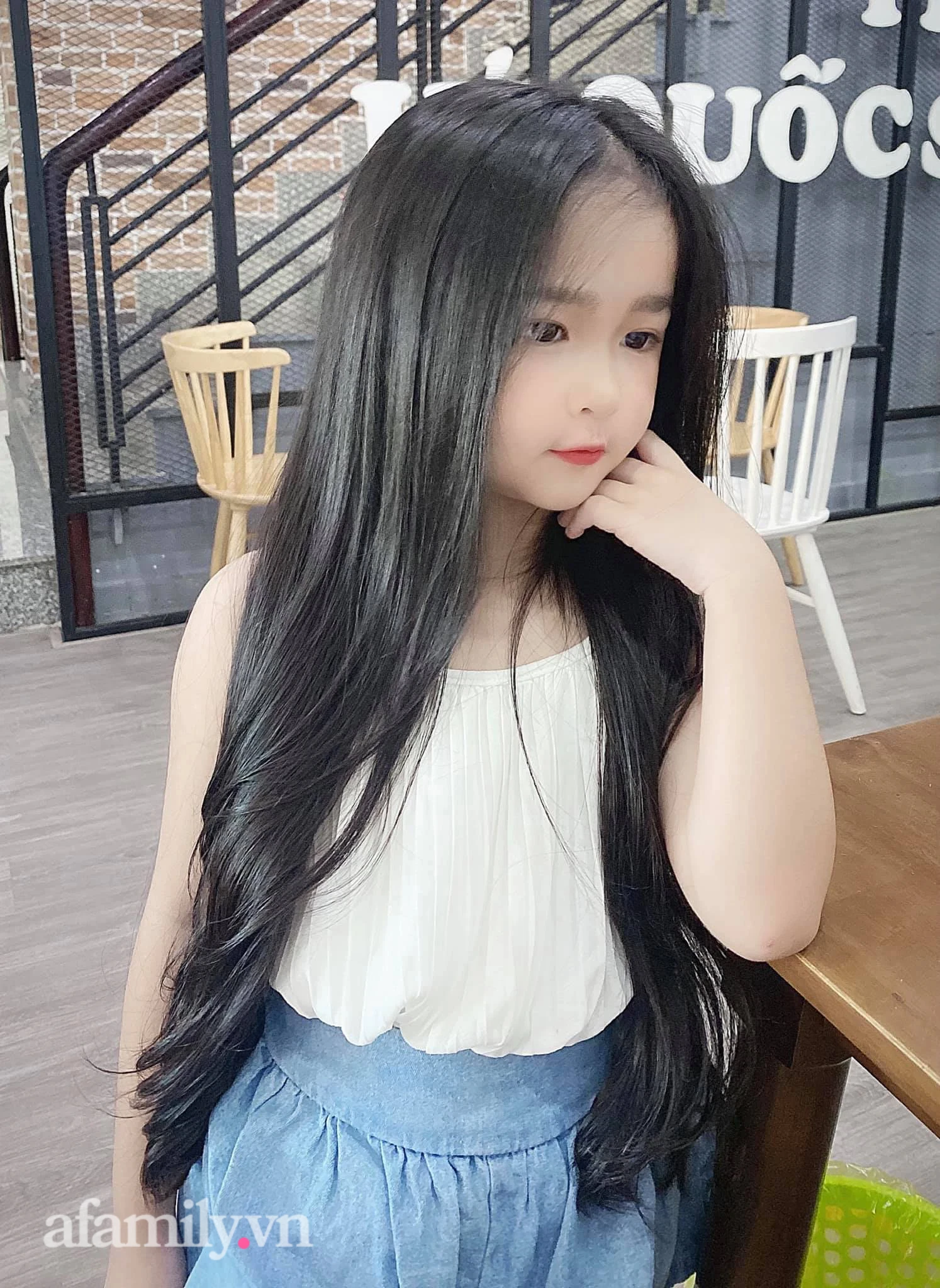 Girls with long hair desirable: Every month, she would like to cut but she only said 1 sentence