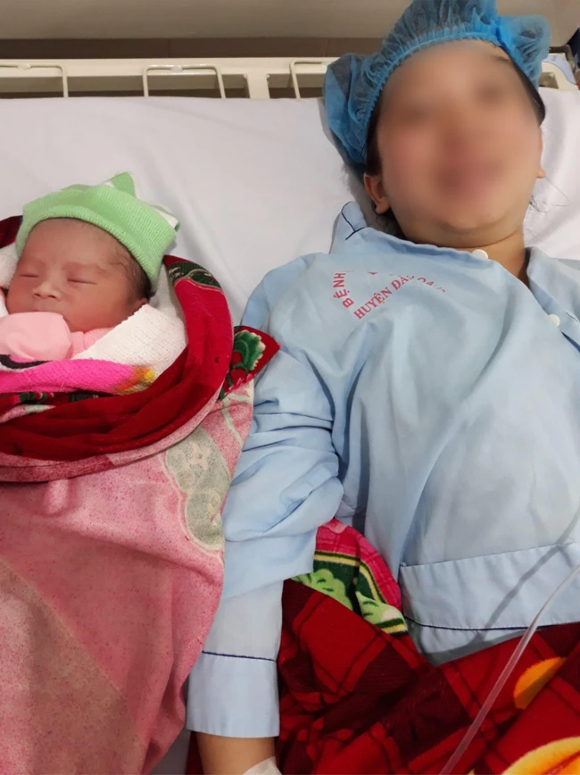 Giving birth at the age of 16 because of child marriage, pregnant women in Dak Nong suffered from the umbilical cord, almost died