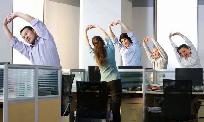 Pouting the company to catch the gym at noon is "meaningless", the office lady made netizens argue