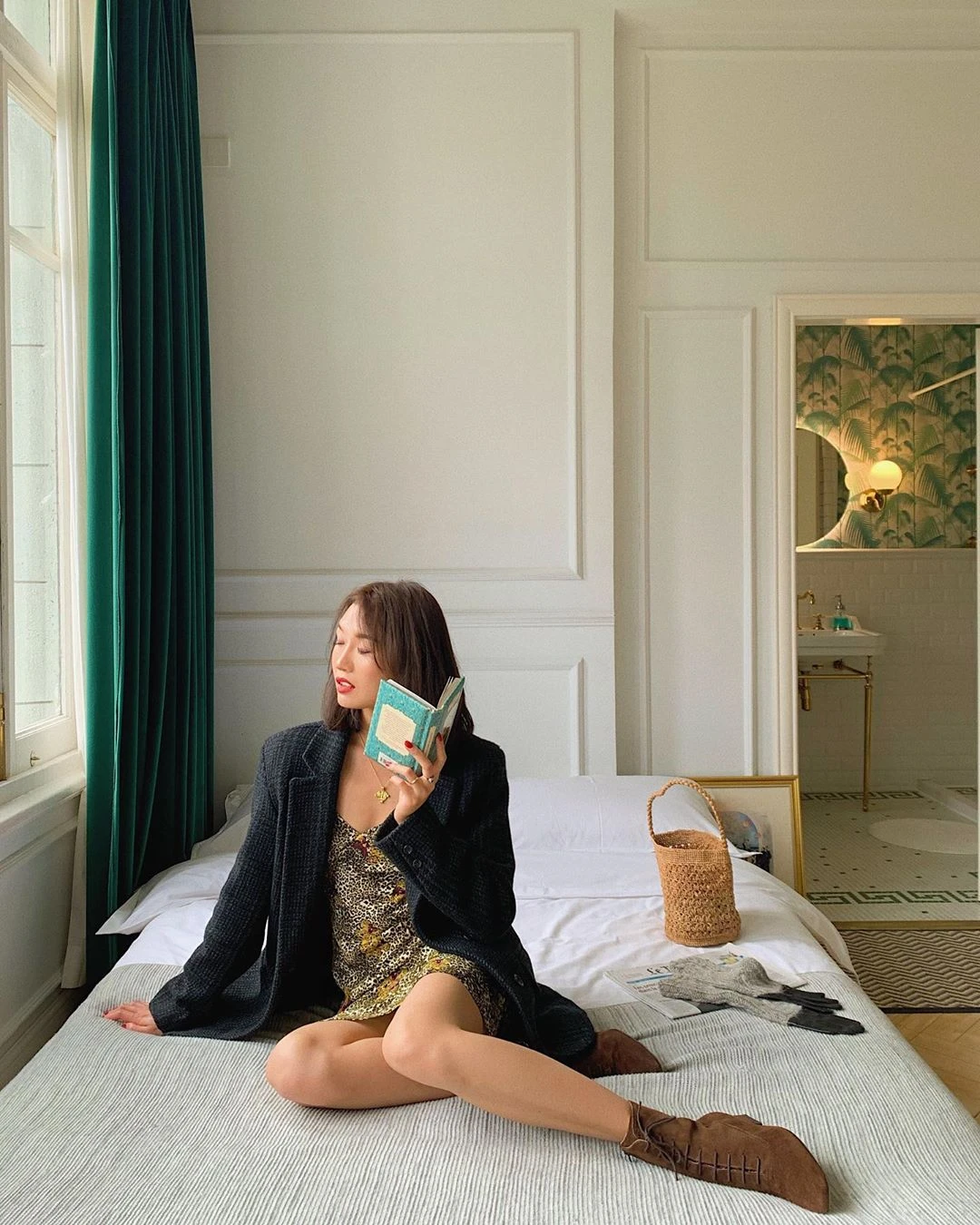 Not rushed to buy collection, French girls have a series of ways to take advantage of 2 extremely smart summer skirts