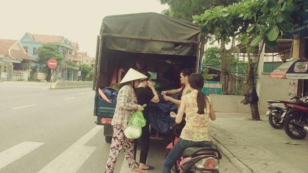 People buy fish sauce, salt to store