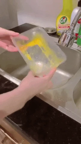 Wash the plastic sticky foods that are grease and grease of Kin Kin, just 1 minute: super simple tips!