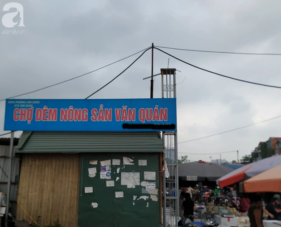 Smart spending must know how to buy fruits at the wholesale market: super cheap, fresh and especially vast choices but not "guillotine" like the market near your home area!