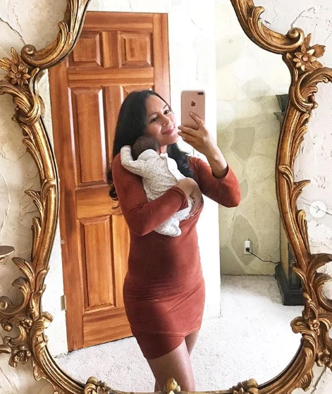 Once owned a hot body, burning the eyes of fans, the actress also revealed the fat waist after giving birth