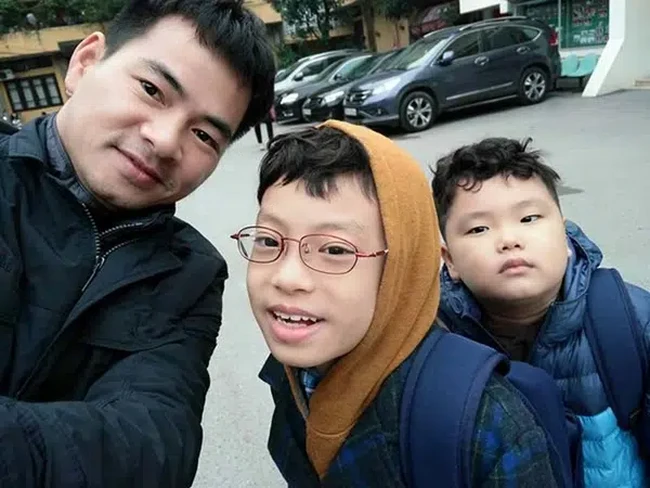 Looking at the way Xuan Bac couple handled the lucky money of Bi Beo found it too good: the boy had a "black fund" that was slightly bigger, when he needed to deduct the good deed.