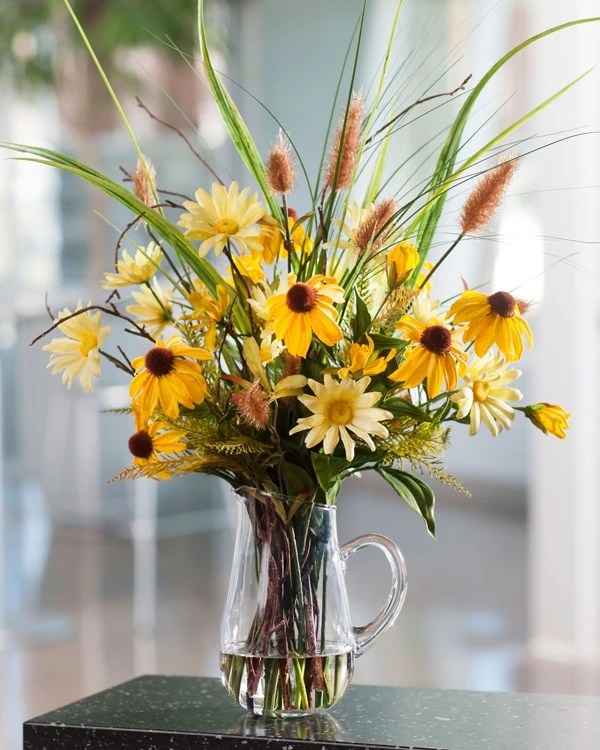 How to choose a bottle and chrysanthemum suitable for each living space