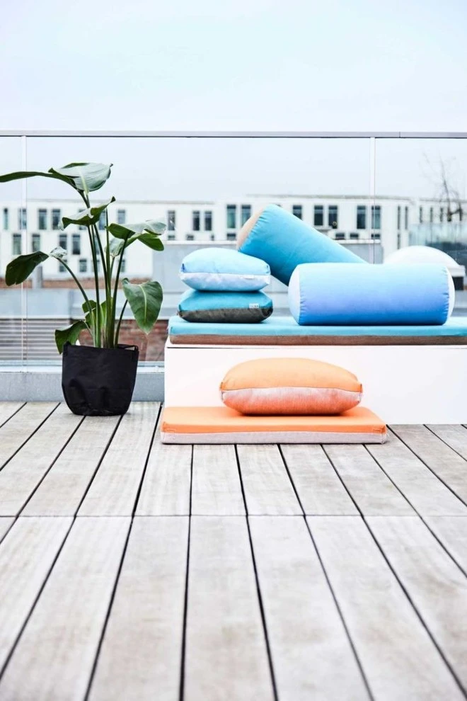 Refer to the color combination between super nice outdoor mattresses, extremely trendy